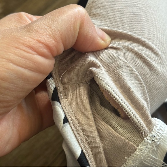 Lululemon energy bra set of two Size 8 checkered black white padded - Picture 9 of 9